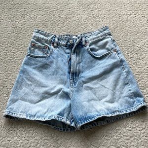 Womens size 4 Zara jean shorts